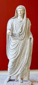 Augustus performing a sacrifice as pontifex maximus. National museum Rome. Image: Jastrow / Wikipedia.