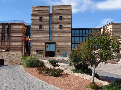 The parador of Lorca rises high above the city. Photo: KW.