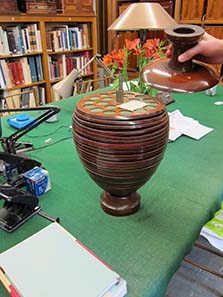 Coin cabinet in the shape of a vase. Image: UK.