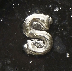 The 1968S VP-003 (left) and a 50c 1968S (right) in direct comparison. Photo: copyright Numismatic Guaranty Corporation®.