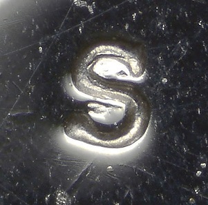 The 1968S VP-003 (left) and a 50c 1968S (right) in direct comparison. Photo: copyright Numismatic Guaranty Corporation®.
