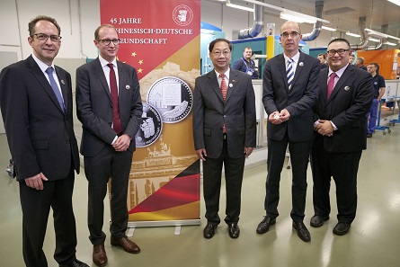 From left to right: Dr. Norbert Riedel, Ulrich Künker, Shi Mingde, Dr. Andreas Schikora, Michael Hans Chou.