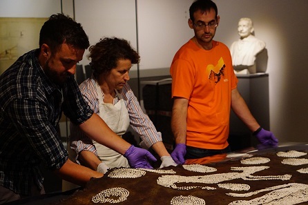Factum Arte staff photographing Powhatan’s Mantle, 2017. © Ashmolean Museum, University of Oxford.