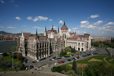 Hungarian Parliament Building, Kossuth Square. Photo: Szász Pál / Wikimedia Commons / CC BY-SA 3.0.
