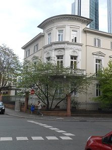 Kettenhofweg 19, future location of the Degussa Gold Museum.