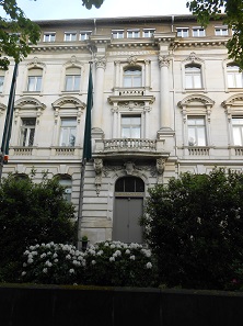 The building of Merck, Finck & Co. in the Lindenstraße, headquarters of the Kreditanstalt für Wiederaufbau (Reconstruction Credit Institute).