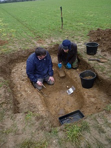 Winfarthing grave. © Tom Lucking.
