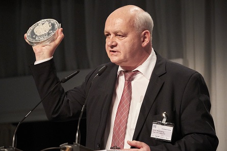 Dr. Rolf Müller-Syring talked about minting the giants. Photo: WMF / Andreas Schölzel.