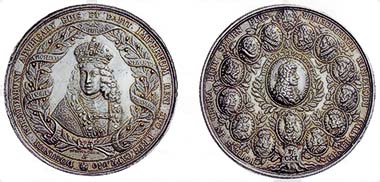 Fig. 9: HRE. Joseph I, 1705-1711. Huge dynasty medal 1690 by M. Brunner. Crowned half-length portrait of Joseph inside an olive wreath with a banderole. Rev. Genealogical tree with 15 medals of Hapsburg rulers. 124.00 g. Julius Coll. 524. From auction sale Hess-Divo AG 300 (2004), 1011.