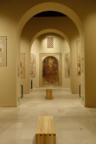 A glance into the Faras Gallery with Nubian and Early Christian art. Photo: UK.
