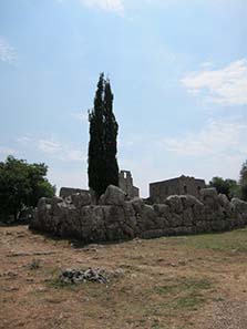 Entrance to the Nekromanteion. Photograph: KW.