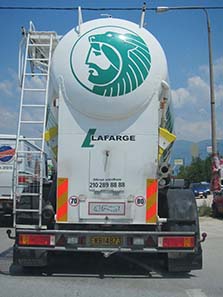Rear of a transport trolley for concrete. Photograph: KW.