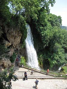 Waterfall of Edessa, a famous destination of an excursion with Greeks. Photograph: KW.