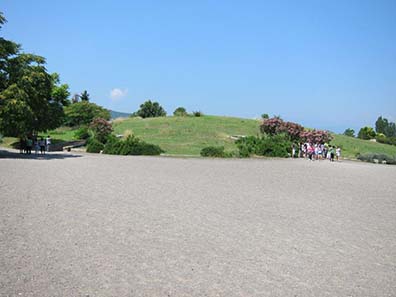 Entrance to the museum of the Vergina finds. Photograph: KW.