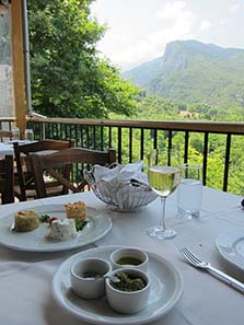 Highlight of a trip to Mount Olympus: a visit to Gastrodromio. Photograph: KW.