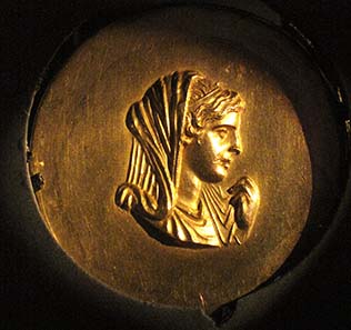 One of the medallions of the Egyptian find of Abukir. Photograph: KW.