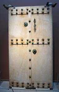 Marble door of a sepulchral monument. Photograph: KW.