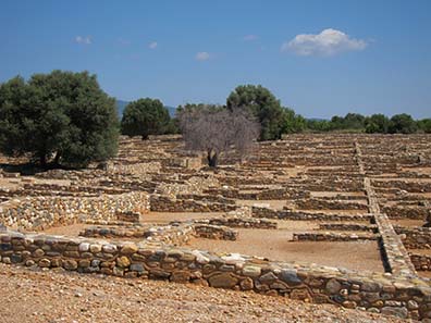 The remains of the excavations make this irregular way of construction visible.
Photograph: KW.