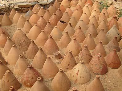 129 amphorai upside-down. Photograph: KW.