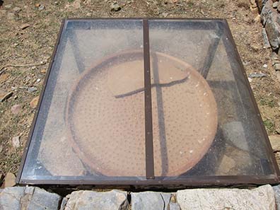 Sieve for wine exctraction. Photograph: KW.