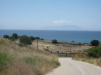 View at the archaeological excavation, in the background Samothrace. Photograph: KW