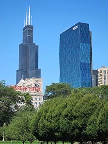 Supersized - this is the motto not only for Chicago's skyscrapers, likewise the fair was larger than life. Photograph: UK.