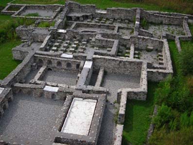 Roman thermae in Aguntum. Source: Simfunkel/ Wikipedia.