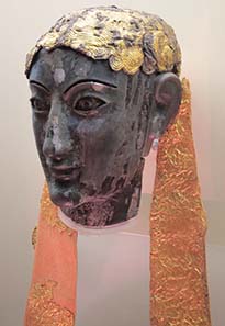 Remains of a statue made of gold and ivory. Photograph: KW.