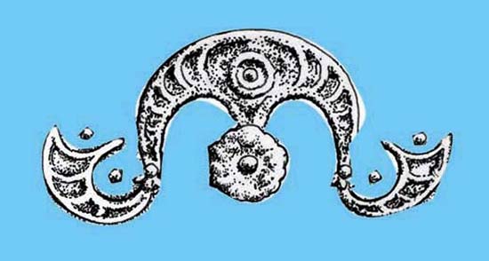 Cusp-and-roundel moon-crown from Carl's Crown. Worn by horse, king or druid? Or simply symbolic? Source: Jane Bottomley.