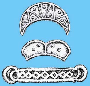 Moon-crown and moon-diadem motifs from early gold and silver coins of the Iceni, c. 50-40 BC. Source: Jane Bottomley.