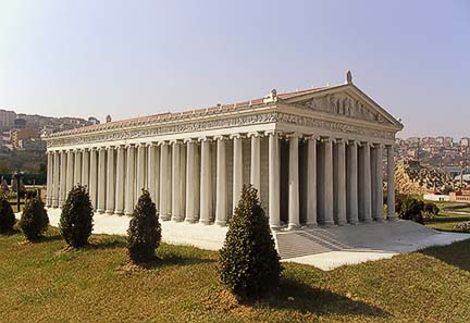 Temple of Artemis. Model in the Miniatürk amusement park. Photo: Wikipedia.
From the foundation of the Temple of Artemis in Ephesus comes our biggest find of excavated early electrum coins. Unfortunately, the context does not give any reliable chronological clue due to an unclear building situation.
