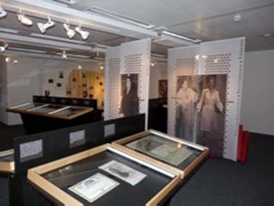 The showcases are combined with informative wall charts.