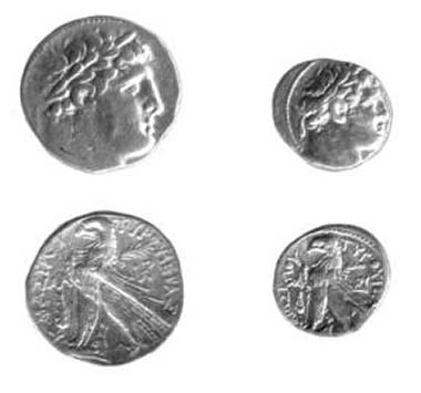 Tyre shekel dated 96/95 BCE (left) and half shekel dated 90/89 BCE from the group that recently appeared on the market.