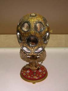 Romanov Tercentenary Egg by Fabergé 1913 under the guidance of Henrik Wigström. Source: Wikipedia.