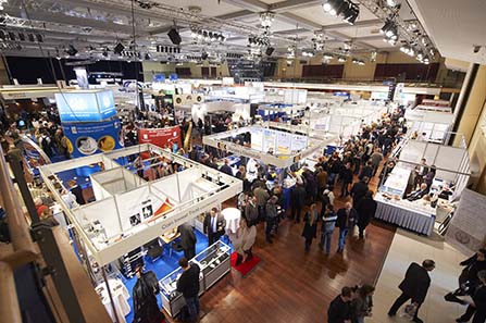 Over 300 exhibitors, among them more than 50 state mints and national banks, on an exhibition area of 8,000 square metres. This range is second to none.