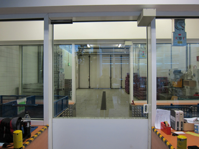 The security air lock at the money disposal opens only after the garage door has closed. Photo: UK.