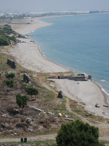 Anemourion Beach, in the background the modern city of Iskele. Photo: KW.