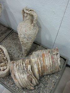 Finds from the sea, in the museum of Anemourion. Photo: KW.