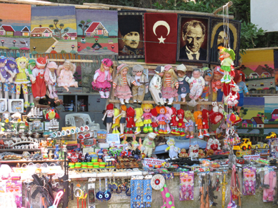 All the kitsch of the world. Photo: KW.