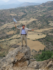Yussuf shows us his native country - with a good pinch of humor. Photograph: KW.