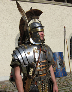 Basically the optio wears the same helmet as the legionaries. Photo: UK.