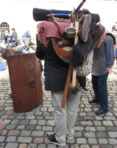 Peter Jezler, director of the museum, wearing a legionary's field pack on his back. Photo: KW.