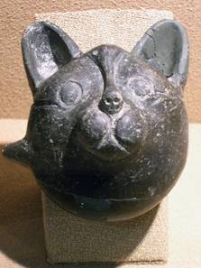 Vessel in the shape of a cat. Photograph: KW.