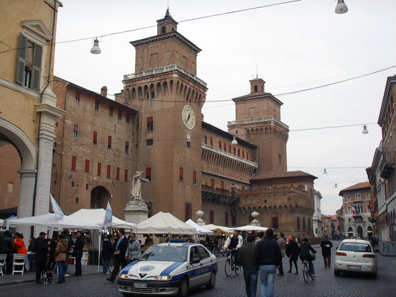 Ferrara, Castello Estense. The clock tower at the former domicile of the d'Este, Ferrara's landmark, was heavily damaged. Photo: Sailko / Wikipedia.