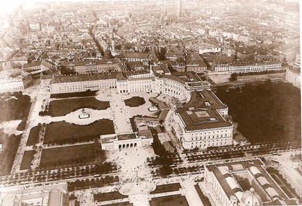 Aerial shot of the Hofburg Palace from a balloon, 1900. Source: Wikipedia.