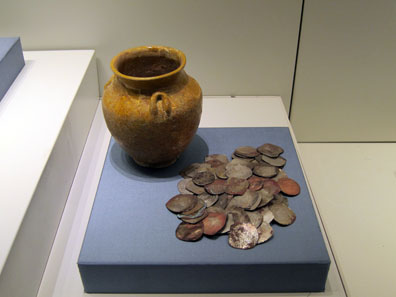 Coin hoard from Tiberias, buried between 952 and 977. Photo: UK.