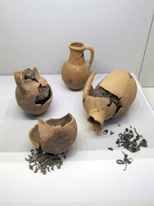 Hoard find from Eshtemoa, 9th to 8th century BCE. Photo: UK.