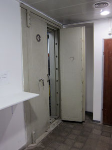 The entrance to the safe. Photo: UK.