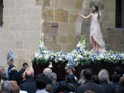 Easter Sunday Procession. Photo: KW.