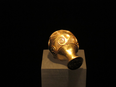 Gold object with Ibero-Celtic cartouches. Photo: KW.